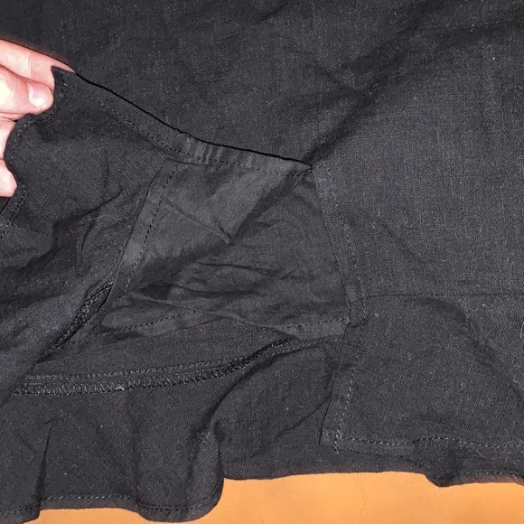 black skirt - Picture 2 of 3